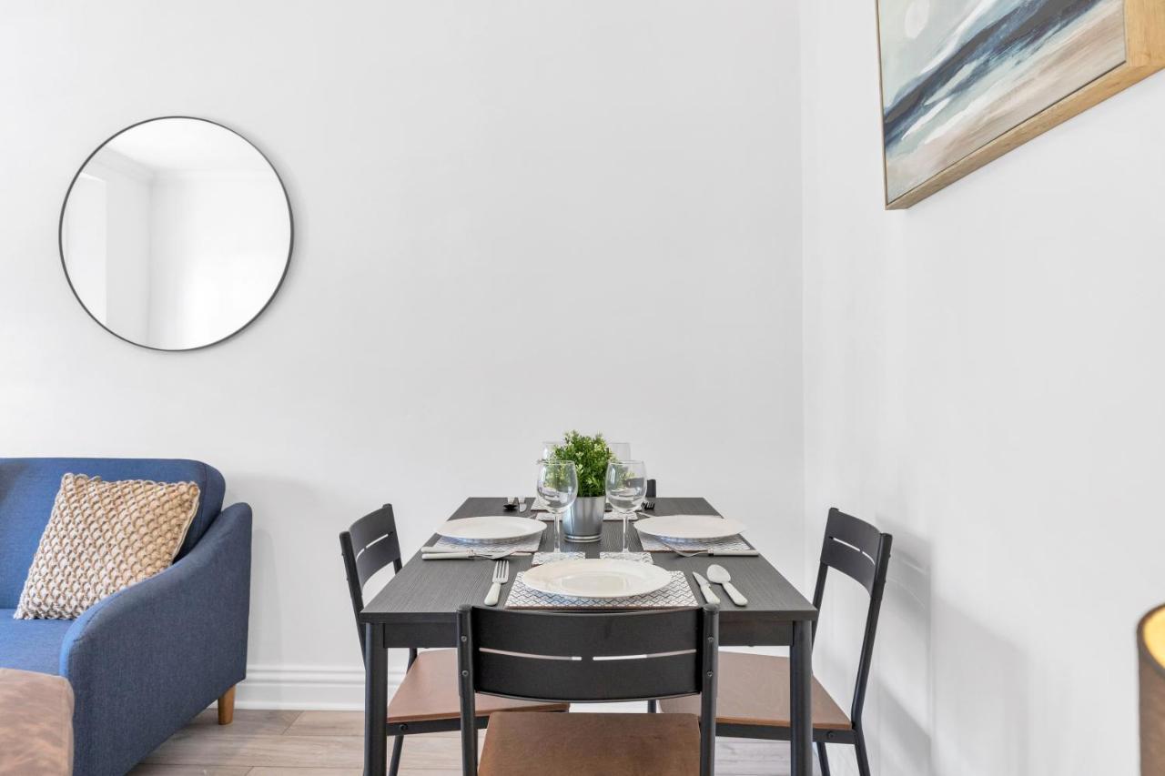 Modern Two Bedroom Apartment With Free Parking! Londres Extérieur photo